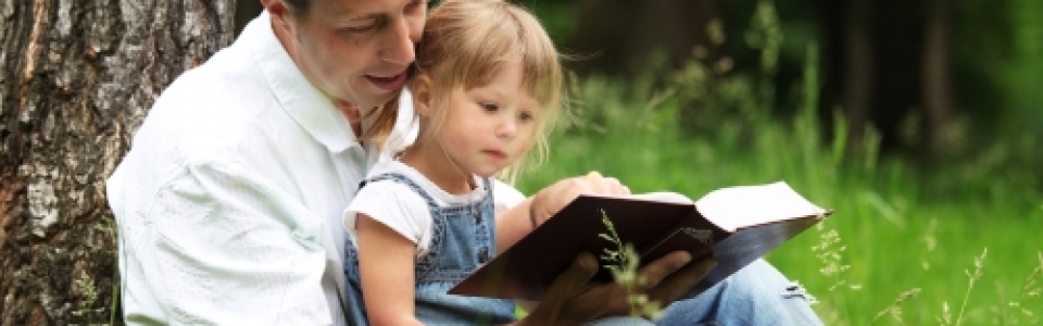 Fotolia_45240102_S reading Bible – 500×350 with words